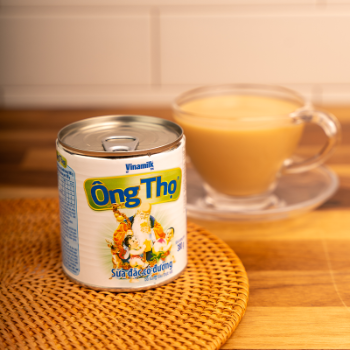 Sữa đặc có đường Ông Thọ Vinamilk lon (380g) thumbnail